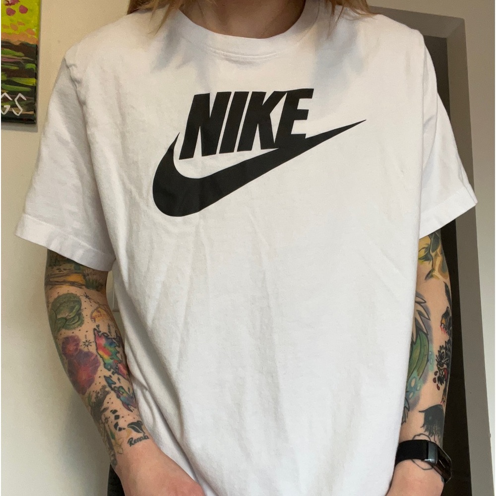 White Nike tshirt with black logo. Size XL